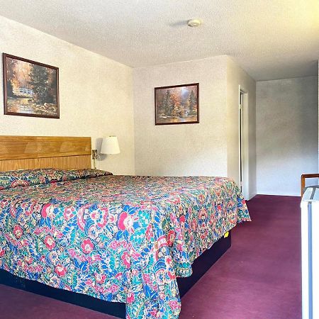 Economy Inn 斯威特沃特 外观 照片