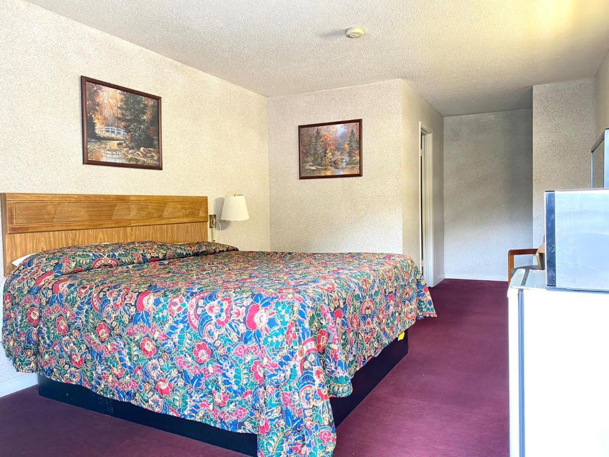 Economy Inn 斯威特沃特 外观 照片