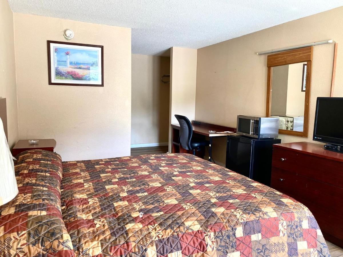 Economy Inn 斯威特沃特 外观 照片