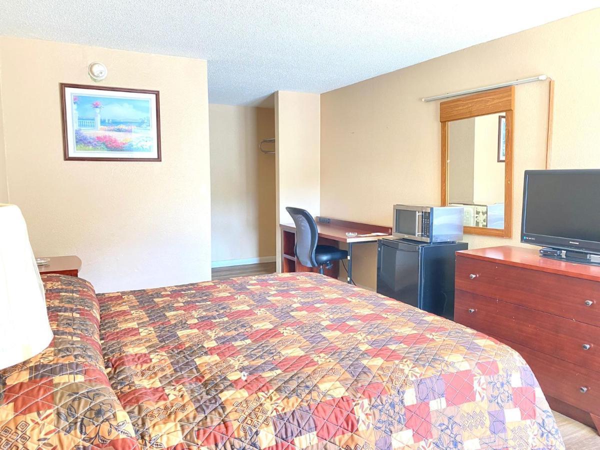 Economy Inn 斯威特沃特 外观 照片